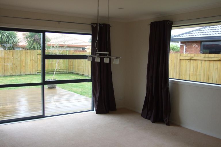 Photo of property in 21 Boston Parade, Kelvin Grove, Palmerston North, 4414