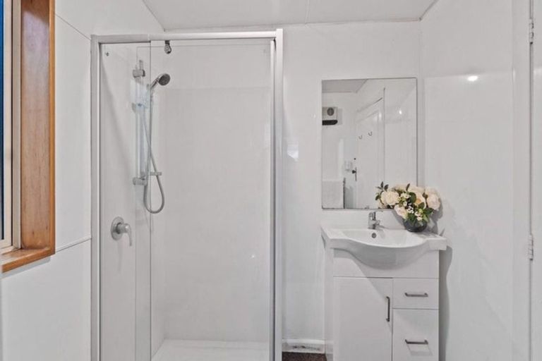 Photo of property in 15 Taramea Place, Addington, Christchurch, 8024