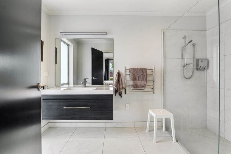 Photo of property in 11 Fred White Drive, Kumeu, 0810