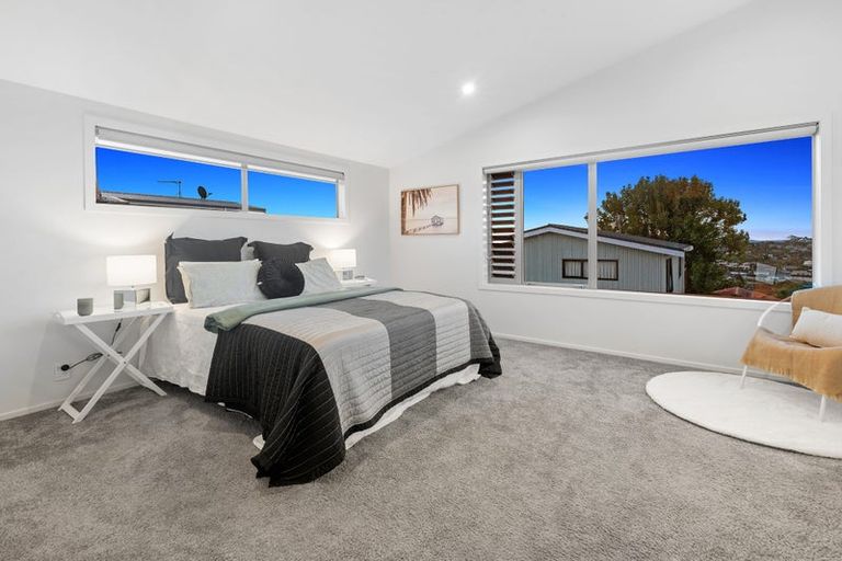 Photo of property in 18 Ridge Road, Waiake, Auckland, 0630