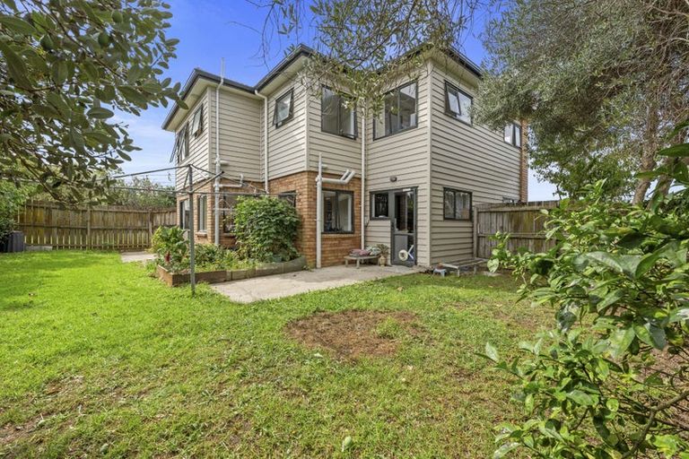 Photo of property in 84 Naylors Drive, Mangere, Auckland, 2022