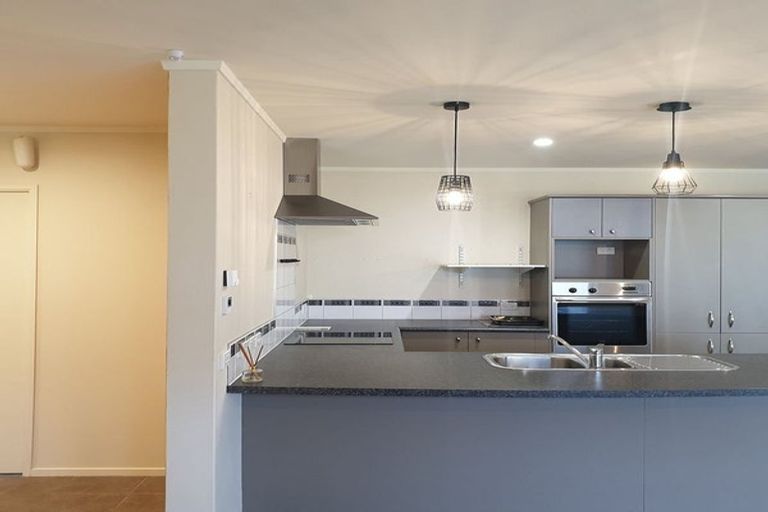 Photo of property in 19a Betty Watt Grove, Riverstone Terraces, Upper Hutt, 5018