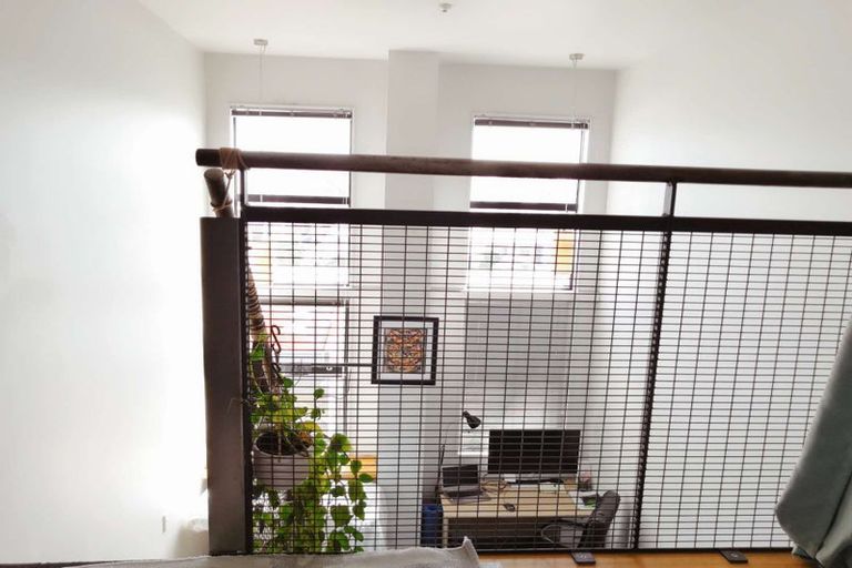 Photo of property in Urbane Apartments, 30/29 Webb Street, Mount Cook, Wellington, 6011