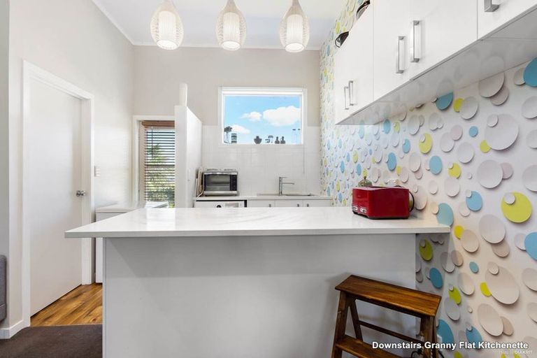 Photo of property in 86 Glamorgan Drive, Torbay, Auckland, 0630