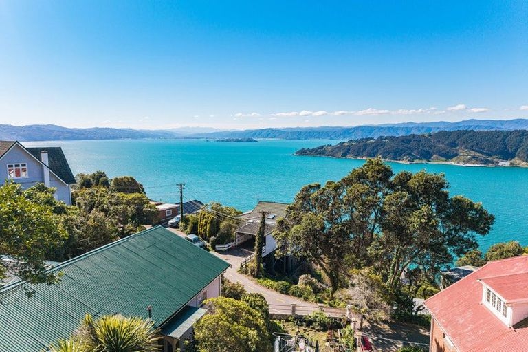 Photo of property in 13 Thane Road, Roseneath, Wellington, 6011