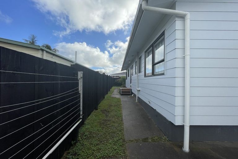 Photo of property in 94 Roberts Road, Te Atatu South, Auckland, 0610