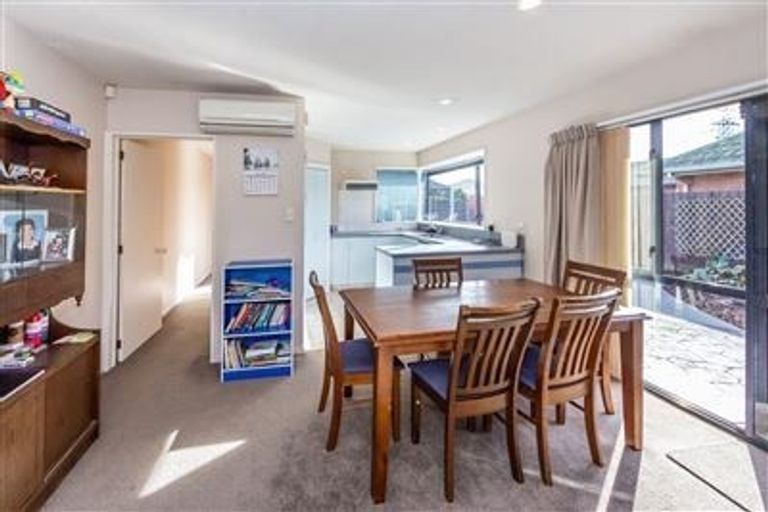 Photo of property in 5 Murfitt Place, Sockburn, Christchurch, 8042