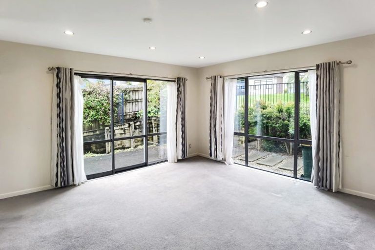 Photo of property in 19 Wye Oak Drive, Schnapper Rock, Auckland, 0632