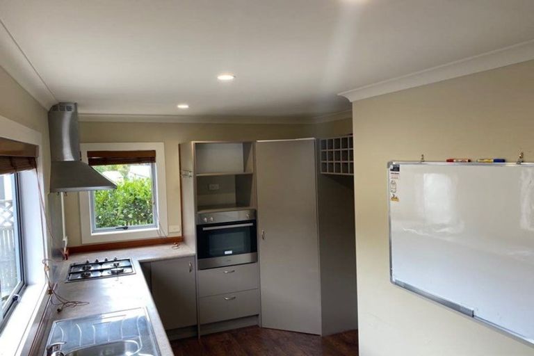 Photo of property in 8a Neeve Place, Taradale, Napier, 4112
