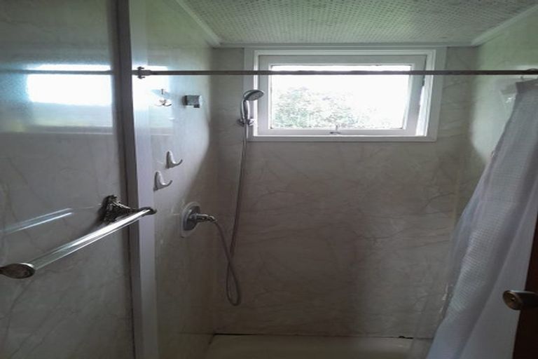 Photo of property in 35 Holland Road, Hillcrest, Auckland, 0627