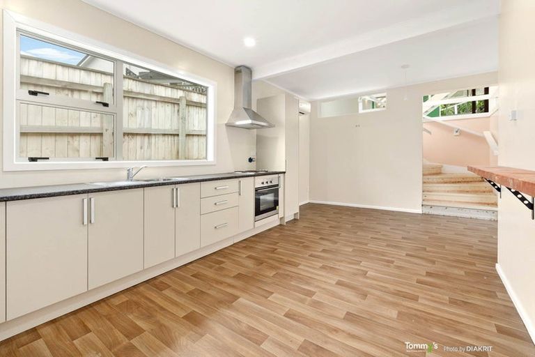 Photo of property in 2/127 Campbell Street, Karori, Wellington, 6012