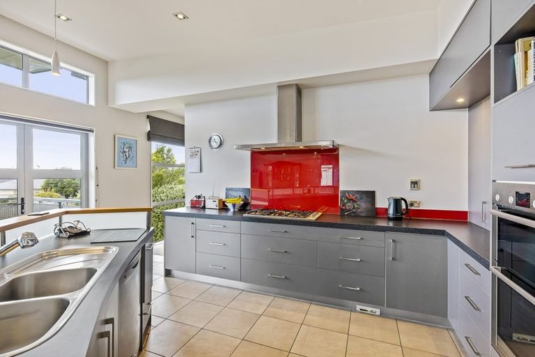 Photo of property in 12 Millennium Hill, Paraparaumu, 5032