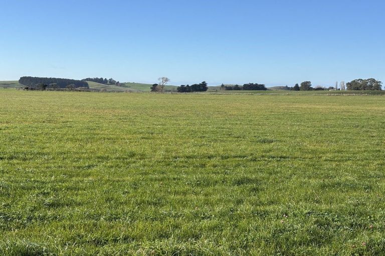 Photo of property in 16 Bay Road, Purakaunui, 9081