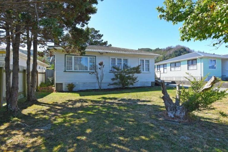 Photo of property in 50 Frederick Street, Wainuiomata, Lower Hutt, 5014