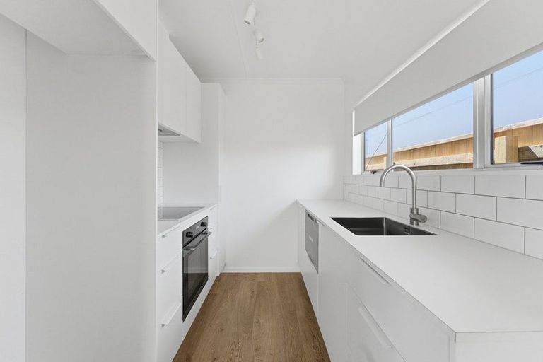 Photo of property in 209 Seaview Road, Marfell, New Plymouth, 4310