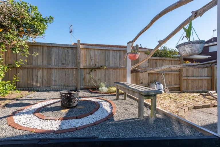 Photo of property in 72 Ocean Road, Paraparaumu Beach, Paraparaumu, 5032
