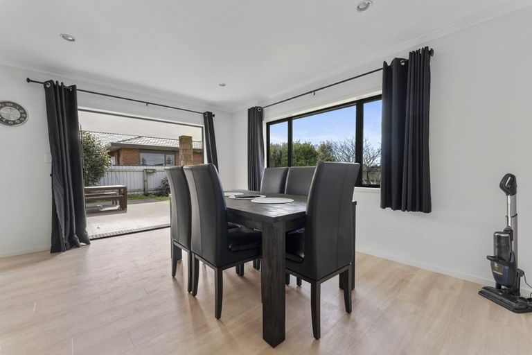 Photo of property in 30 Montague Grove, Stratford, 4332