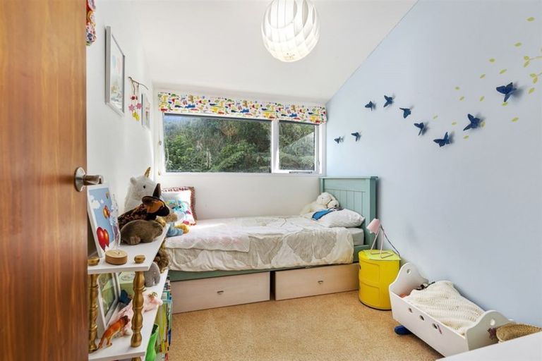 Photo of property in 13a Puketiro Avenue, Northland, Wellington, 6012