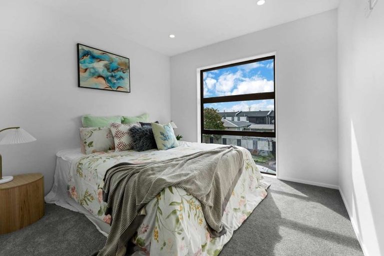Photo of property in 3/1 Benita Place, Sunnyvale, Auckland, 0612