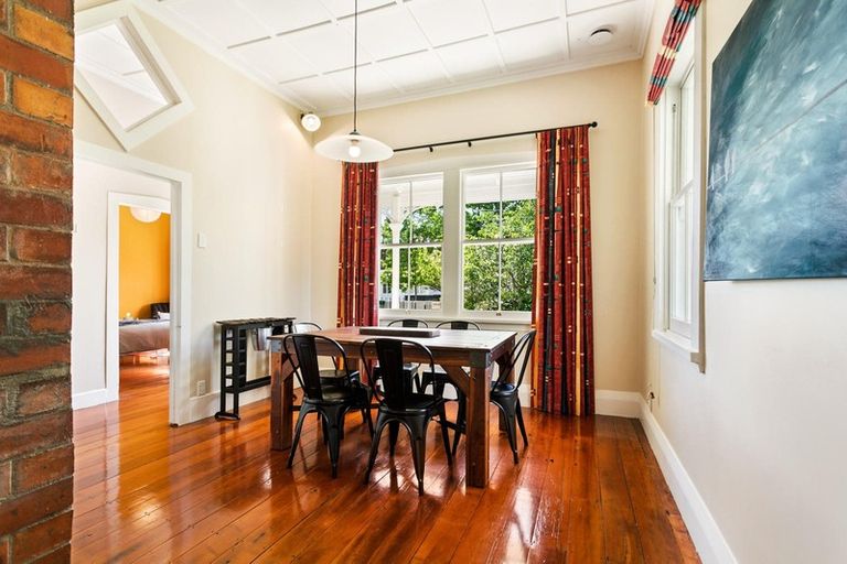 Photo of property in 24 Graham Avenue, Te Atatu Peninsula, Auckland, 0610