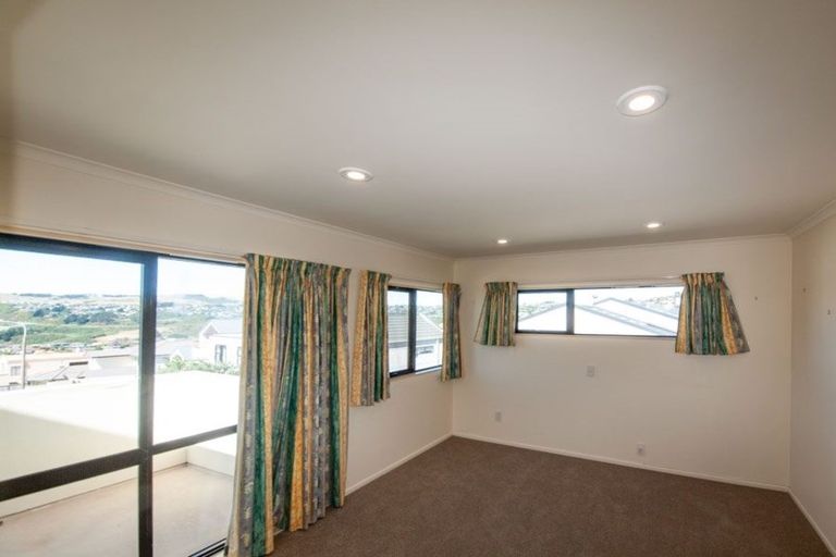 Photo of property in 27 Derry Hill, Churton Park, Wellington, 6037