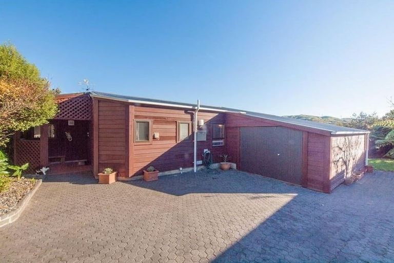Photo of property in 8 Otonga Way, Churton Park, Wellington, 6037