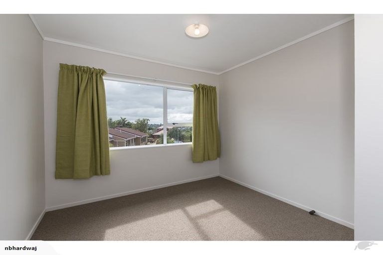 Photo of property in 5 Petrel Place, Massey, Auckland, 0614