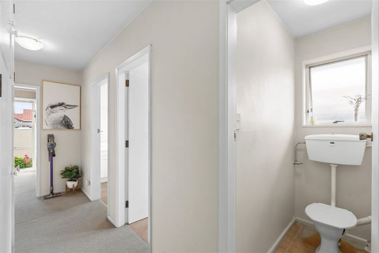 Photo of property in 39 Ambleside Drive, Burnside, Christchurch, 8053