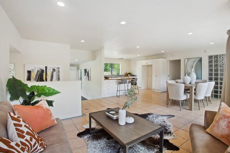 Photo of property in 3 Khaleel Place, Henderson, Auckland, 0612