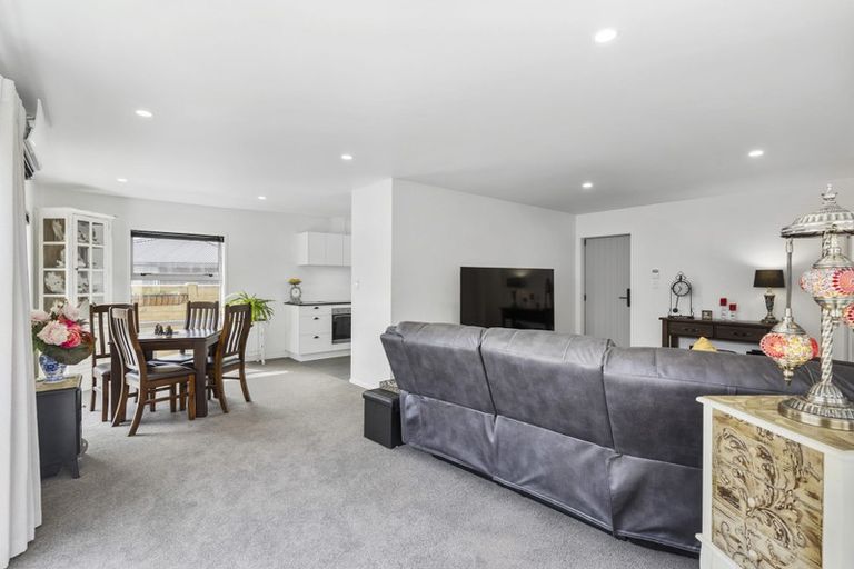 Photo of property in 116a Queen Street, Waiuku, 2123