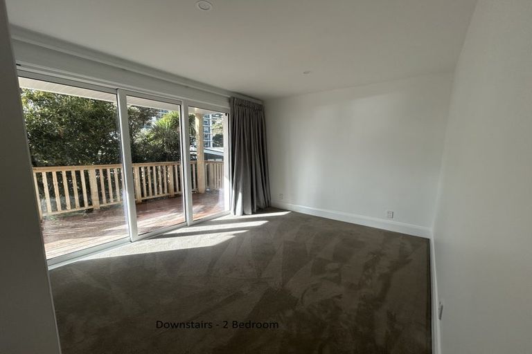 Photo of property in 10a Oriental Terrace, Mount Victoria, Wellington, 6011