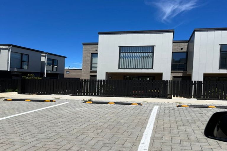 Photo of property in 36 Huri Street, Mangere Bridge, Auckland, 2022