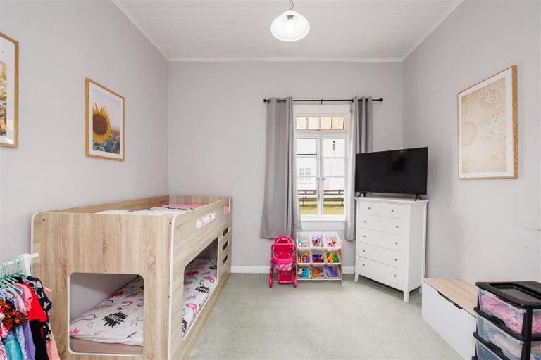 Photo of property in 10 Rira Street, Marton, 4710