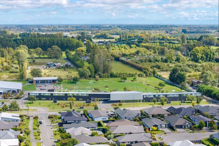 Photo of property in 8 Perehia Mews, Marshland, Christchurch, 8083