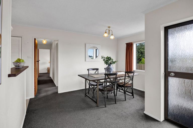 Photo of property in 2/153 Tukapa Street, Westown, New Plymouth, 4310
