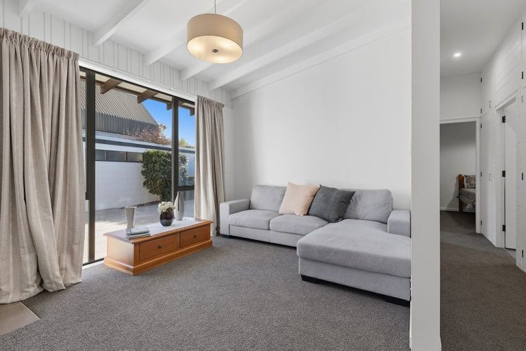 Photo of property in 2/67a Saint Albans Street, St Albans, Christchurch, 8014