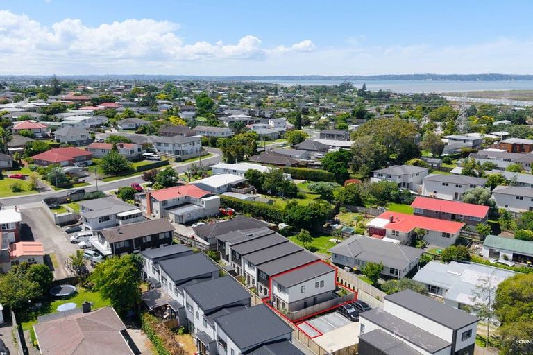 Photo of property in 3/22 Coniston Avenue, Te Atatu South, Auckland, 0610