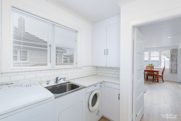 Photo of property in 5 Hodgins Grove, Naenae, Lower Hutt, 5011