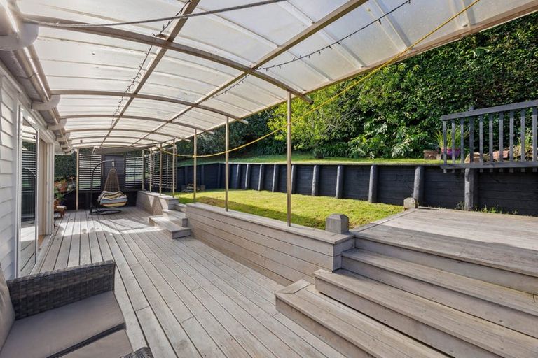 Photo of property in 6 Kerry Dell, Cockle Bay, Auckland, 2014