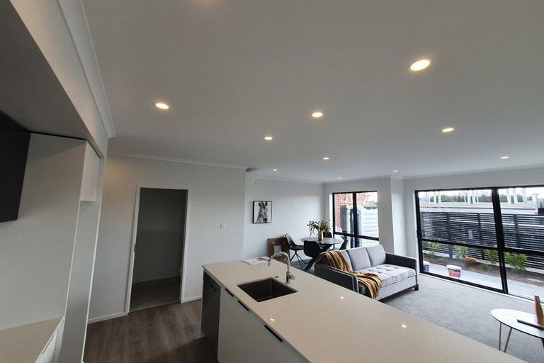 Photo of property in 18 Shortfin Place, Flat Bush, Auckland, 2019