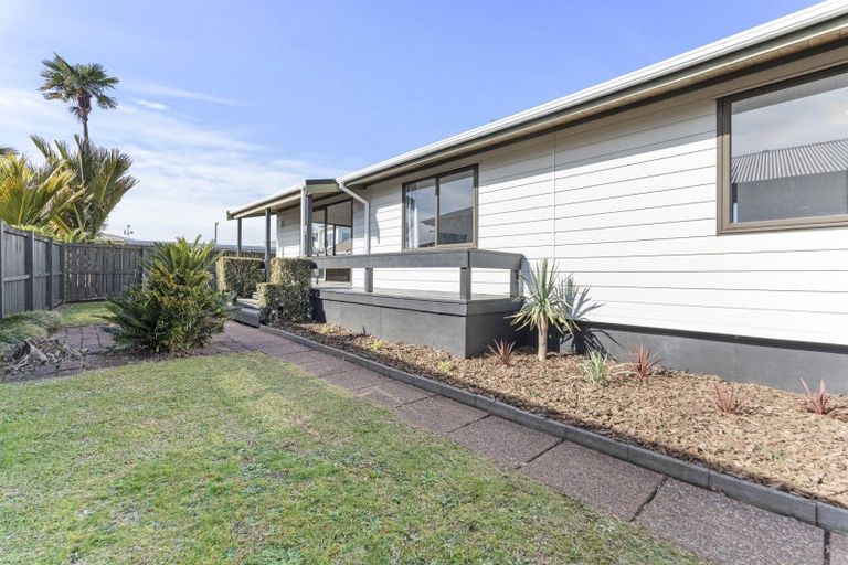 Photo of property in 247 Tukapa Street, Westown, New Plymouth, 4310