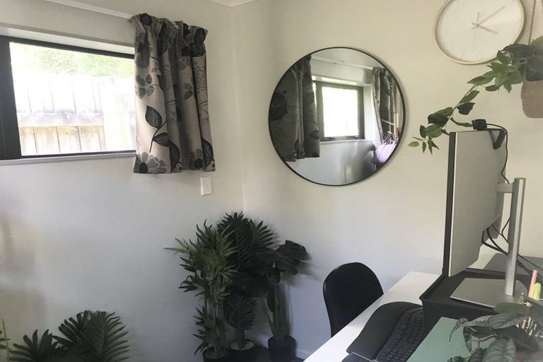 Photo of property in 17a Raumati Terrace, Khandallah, Wellington, 6035