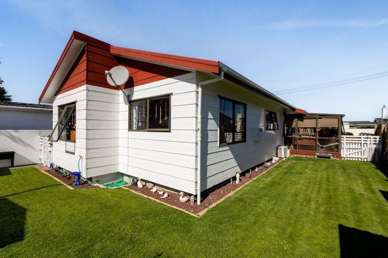Photo of property in 4 Surrey Street, Hawera, 4610