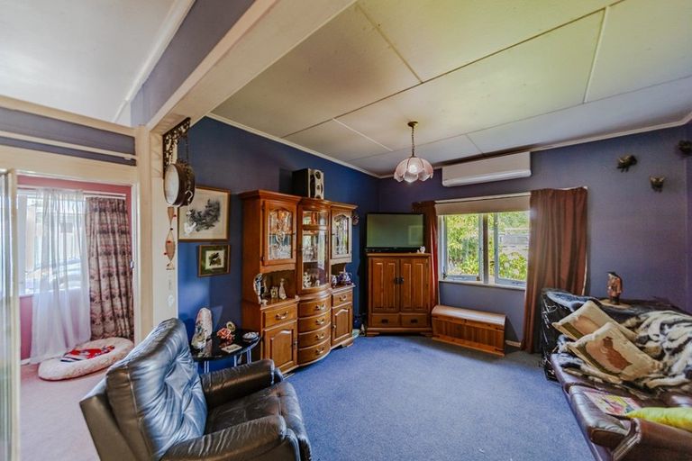 Photo of property in 8a Shanly Street, Waipawa, 4210