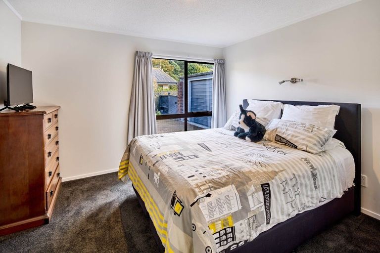 Photo of property in 23 Mcenroe Grove, Naenae, Lower Hutt, 5011