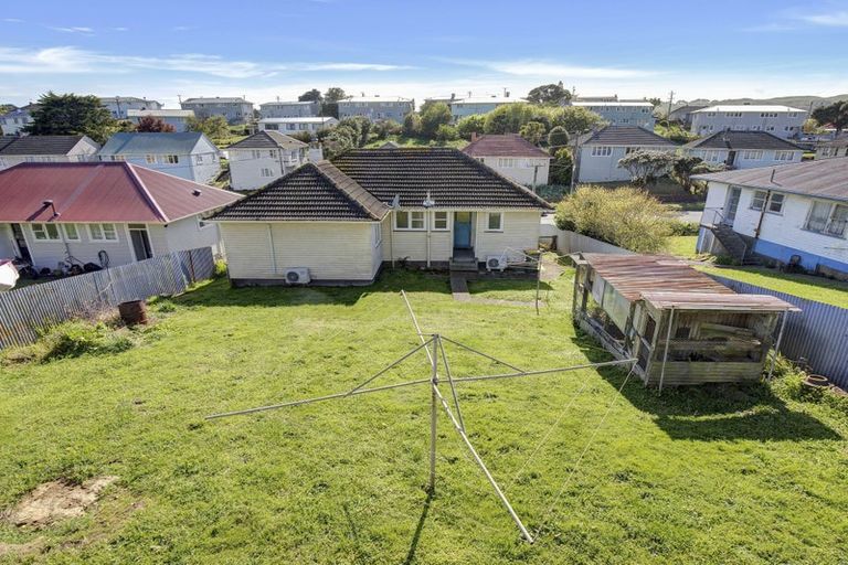 Photo of property in 172 Champion Street, Cannons Creek, Porirua, 5024