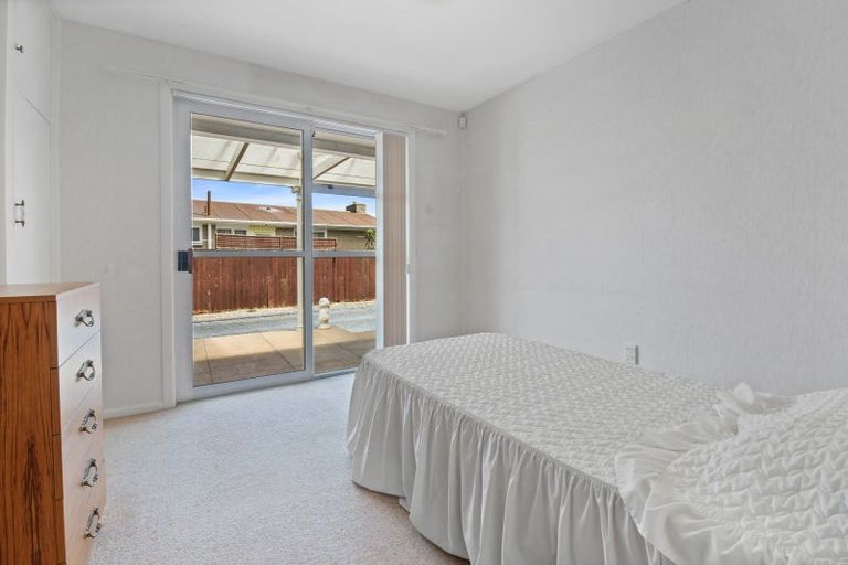 Photo of property in 37 Frensham Crescent, Woolston, Christchurch, 8062