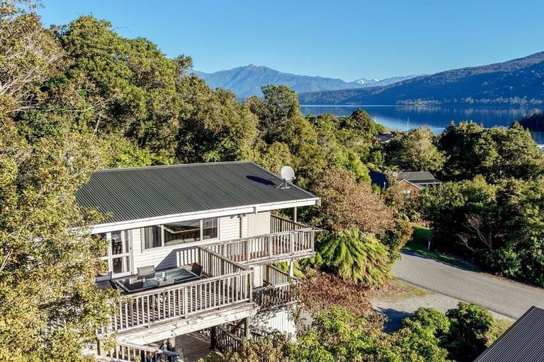 Photo of property in 15 Punga Grove, Lake Kaniere, Kokatahi, 7881