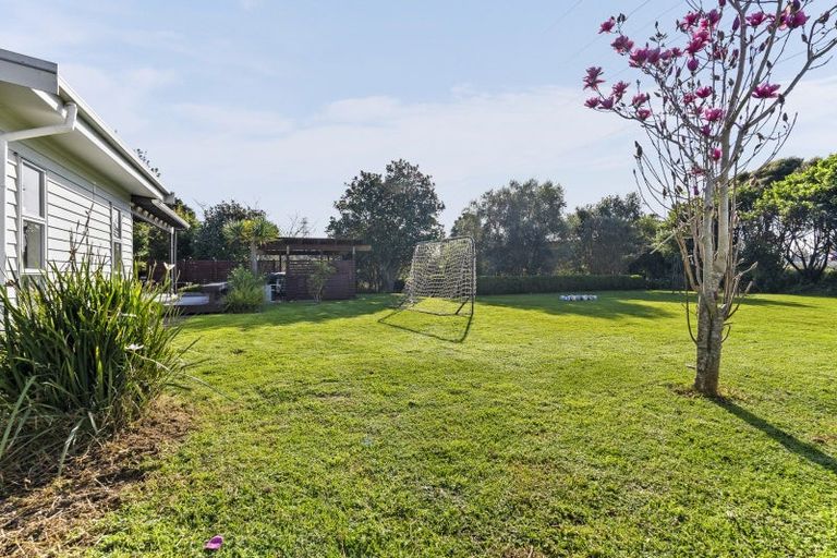 Photo of property in 23 Heta Road, Highlands Park, New Plymouth, 4312