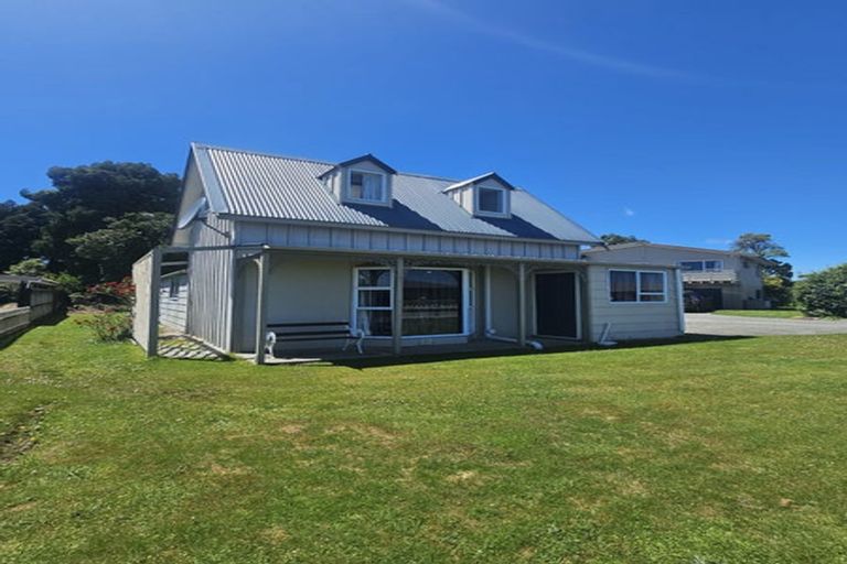 Photo of property in 35 Domett Street, Westport, 7825